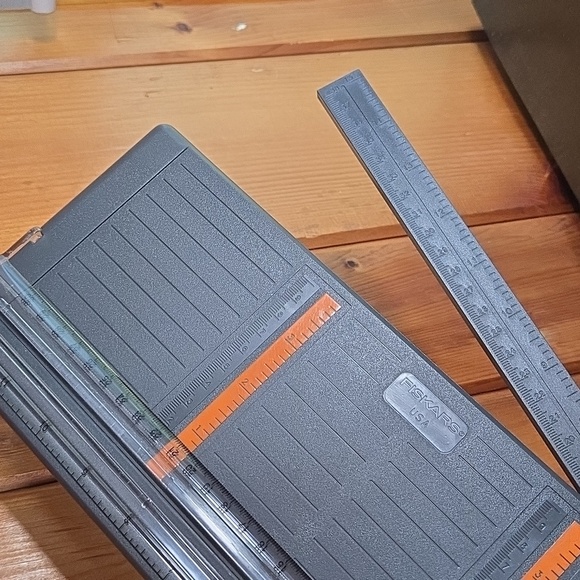 Fiskars Crafting Bundle - Picture 9 of 9